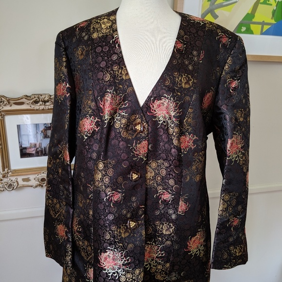 Stunning Asian inspired jacket. - Picture 2 of 5